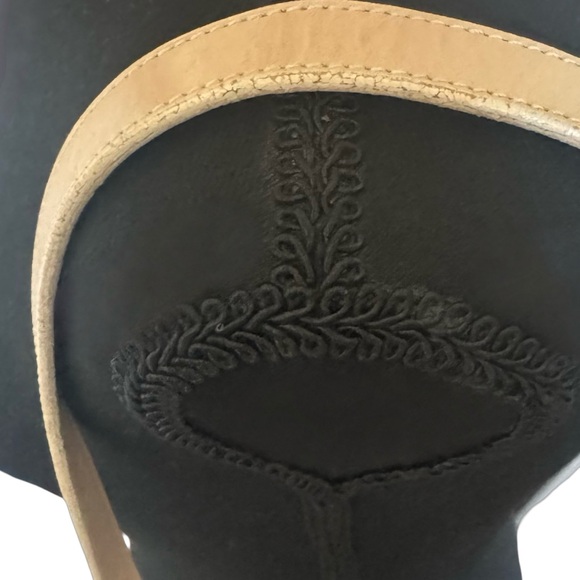 RARE Vintage Dooney & Bourke Leather Lockhart Crossbody Purse | Tan |Made in USA - Picture 14 of 16